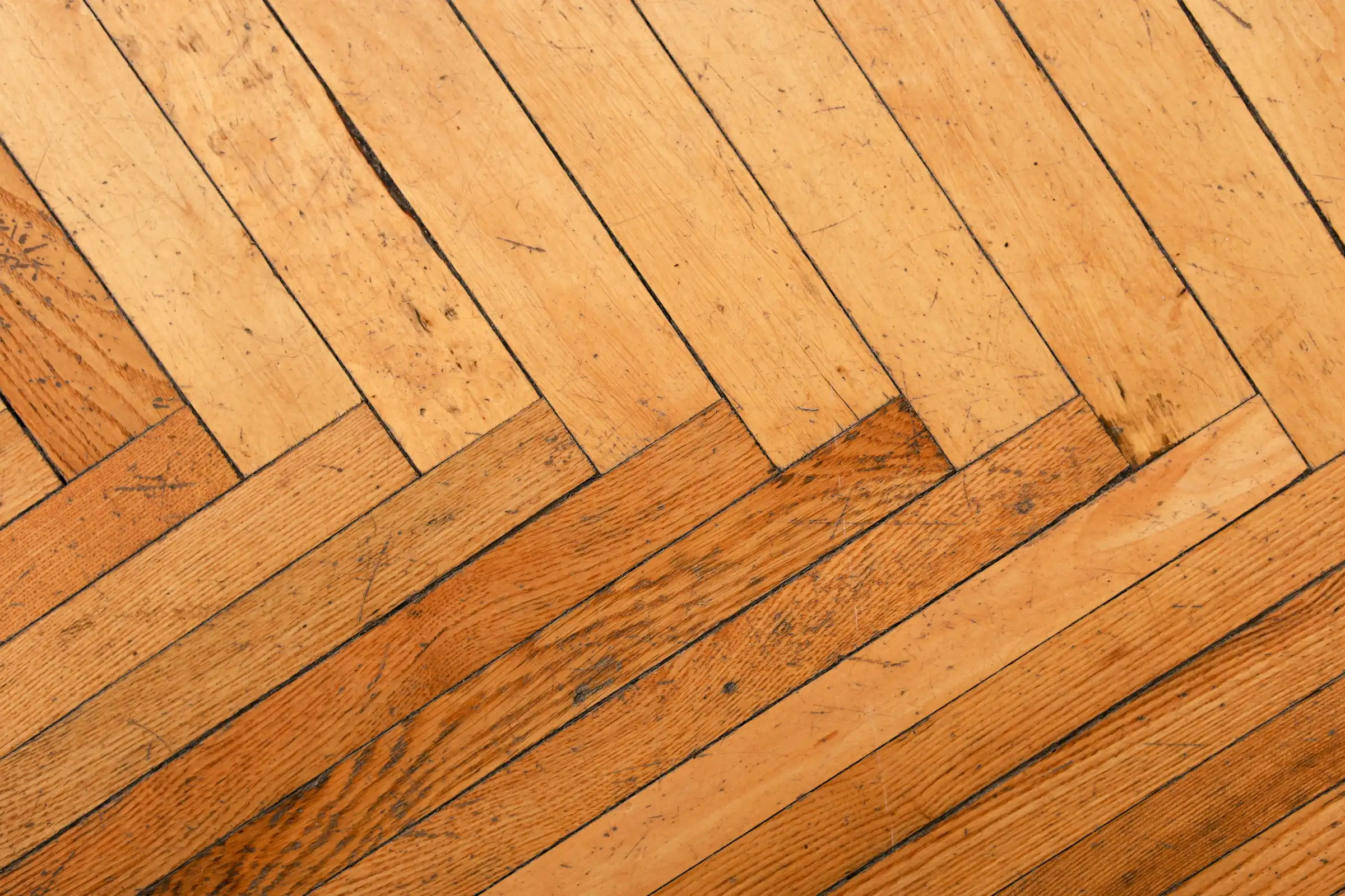 Parquet en chêne posé en point de Hongrie